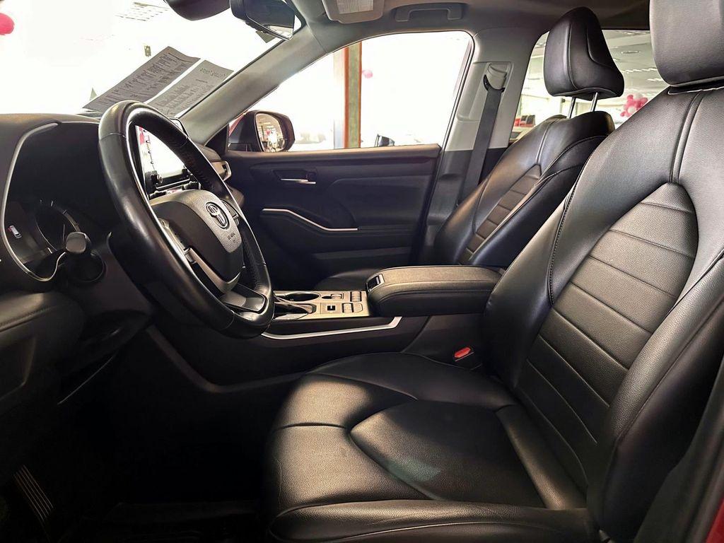 used 2022 Toyota Highlander car, priced at $39,397