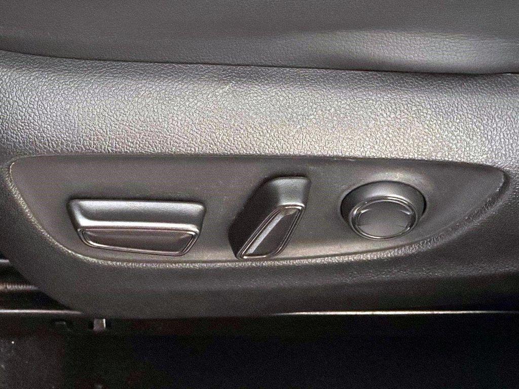 used 2022 Toyota Highlander car, priced at $39,397