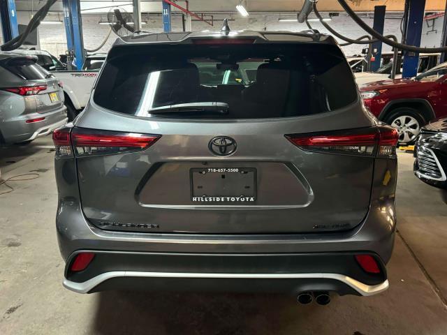 used 2021 Toyota Highlander car, priced at $40,997