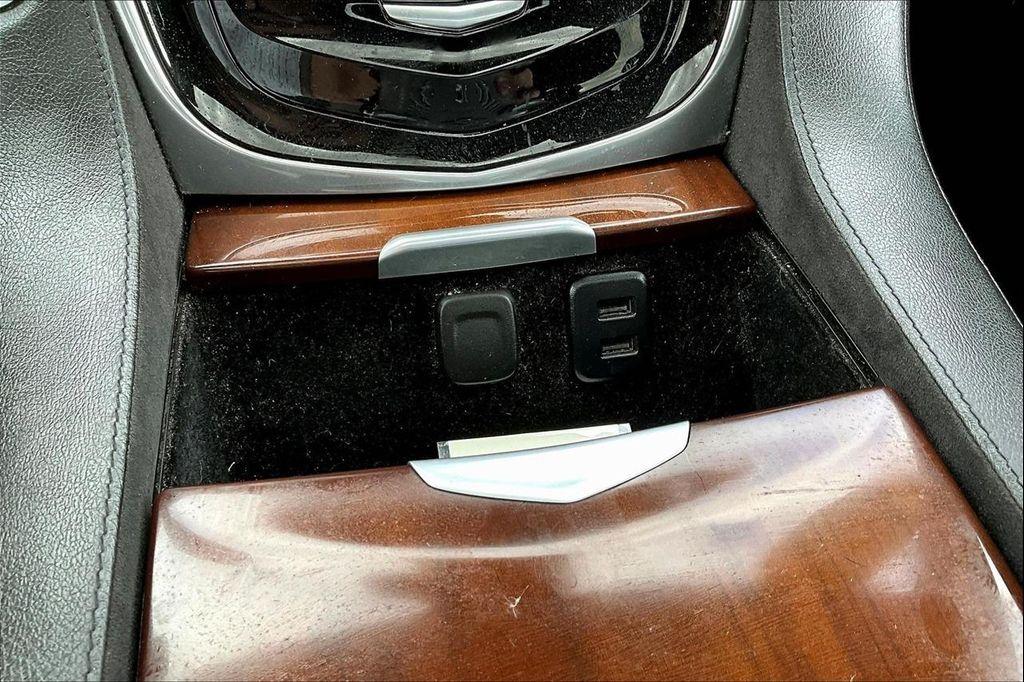 used 2020 Cadillac Escalade ESV car, priced at $35,500