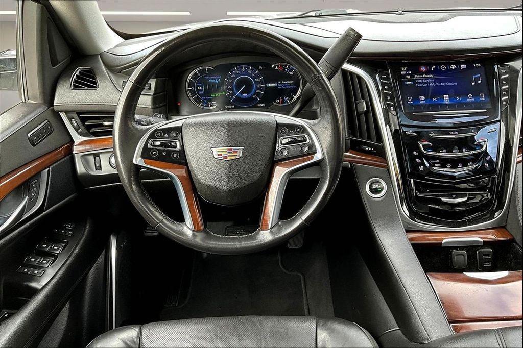 used 2020 Cadillac Escalade ESV car, priced at $35,500