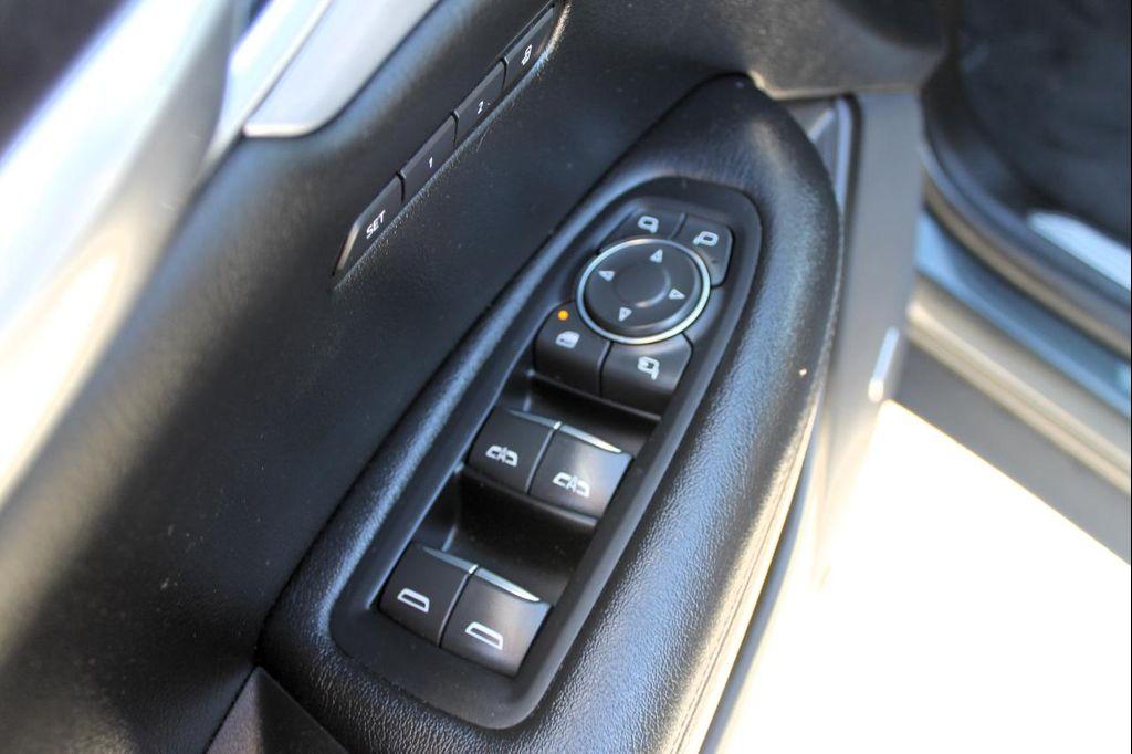 used 2023 Cadillac XT5 car, priced at $33,900