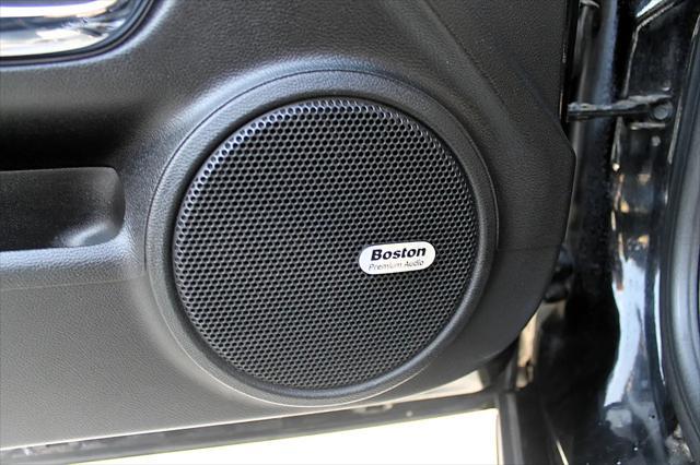 used 2011 Chevrolet Camaro car, priced at $25,900