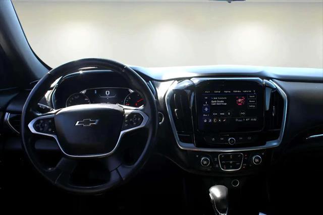 used 2022 Chevrolet Traverse car, priced at $31,900