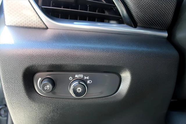 used 2022 Chevrolet Traverse car, priced at $32,900