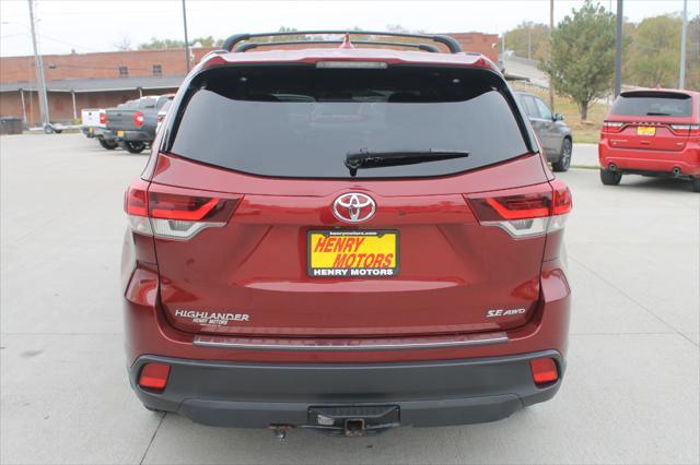 used 2019 Toyota Highlander car, priced at $28,500