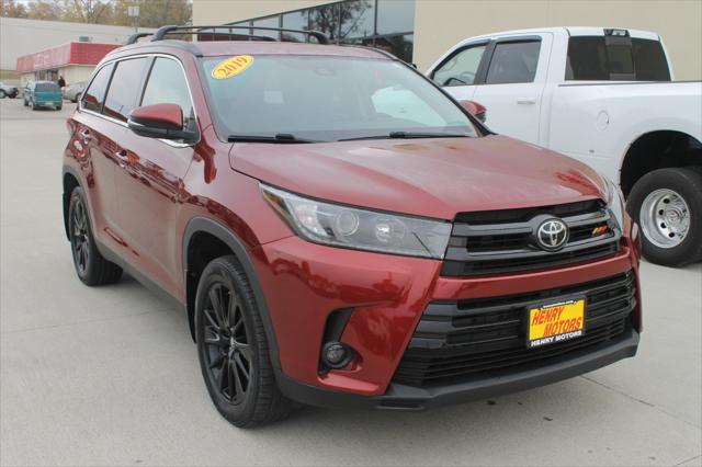 used 2019 Toyota Highlander car, priced at $28,500