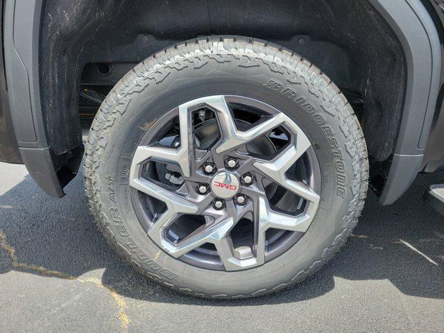 new 2025 GMC Sierra 1500 car, priced at $53,975