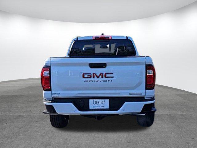 new 2025 GMC Canyon car, priced at $39,555