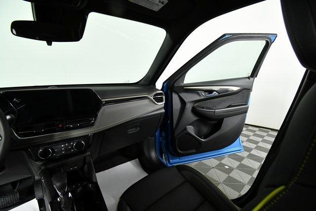 new 2025 Chevrolet TrailBlazer car, priced at $30,054