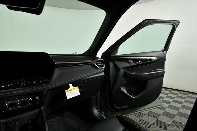 new 2025 Chevrolet TrailBlazer car, priced at $28,805