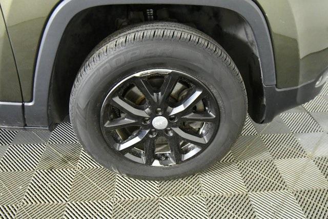 used 2015 Jeep Cherokee car, priced at $9,990