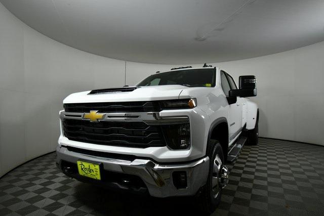 new 2025 Chevrolet Silverado 3500 car, priced at $74,001