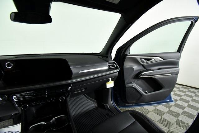 new 2025 Chevrolet Traverse car, priced at $45,305