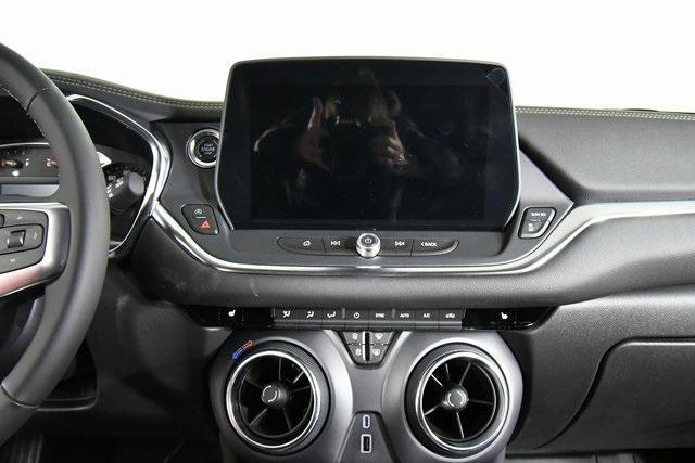 new 2025 Chevrolet Blazer car, priced at $39,969