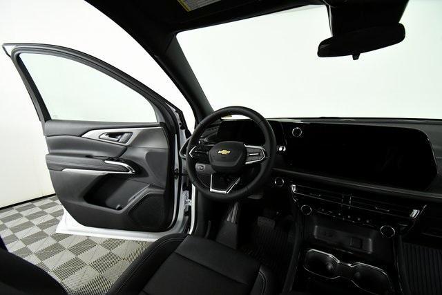 new 2025 Chevrolet Traverse car, priced at $45,305