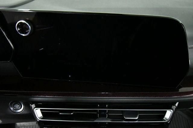 used 2024 Chevrolet Traverse car, priced at $42,990