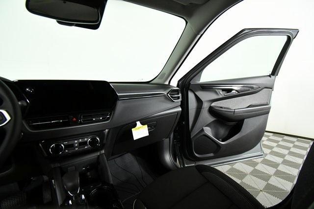 new 2025 Chevrolet TrailBlazer car, priced at $26,379