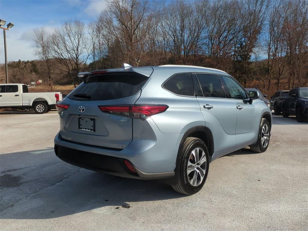 used 2022 Toyota Highlander Hybrid car, priced at $39,101