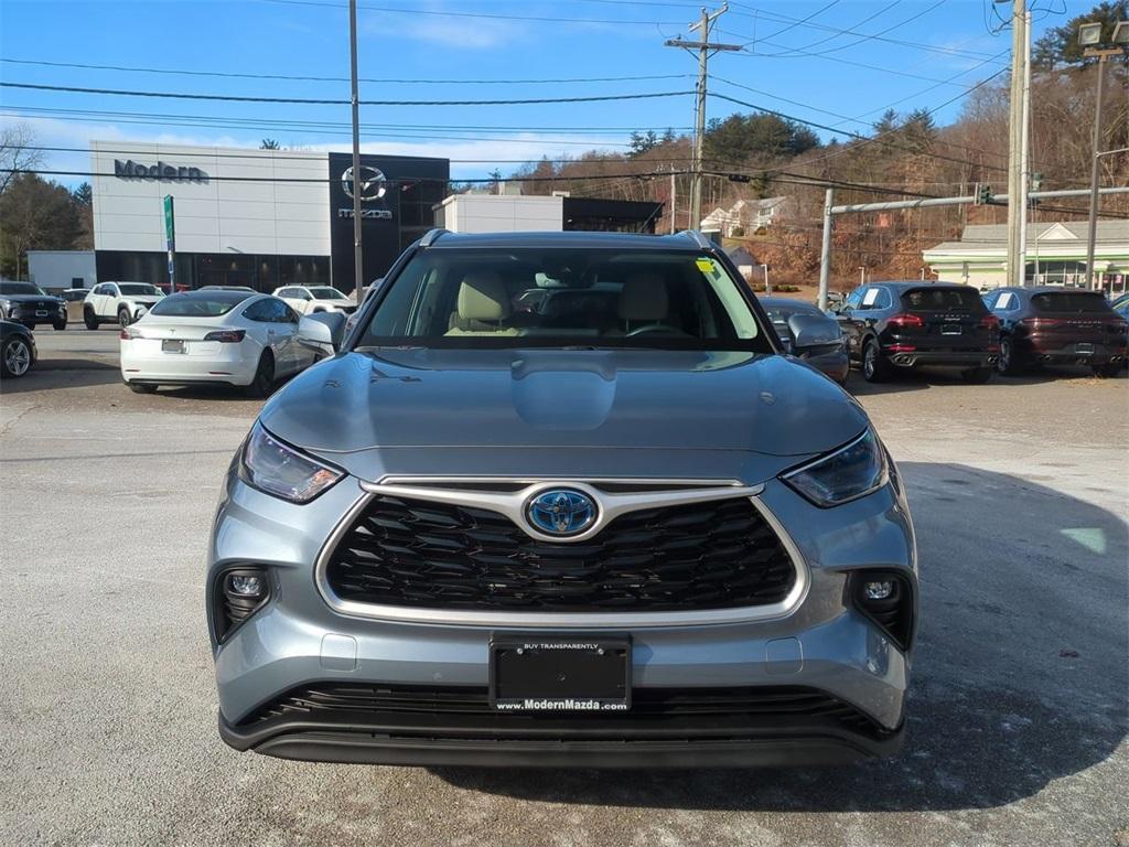 used 2022 Toyota Highlander Hybrid car, priced at $39,101