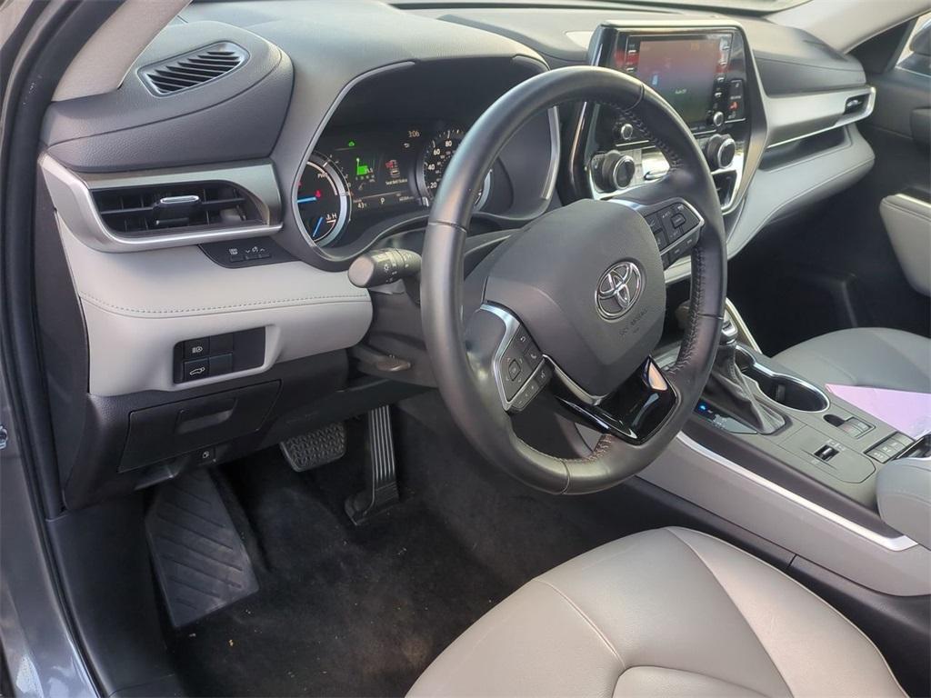 used 2021 Toyota Highlander Hybrid car, priced at $33,529