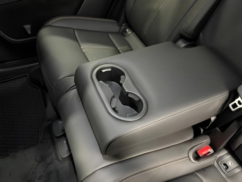 new 2025 Mazda CX-90 car, priced at $39,109