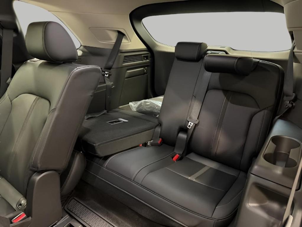 new 2025 Mazda CX-90 car, priced at $39,109