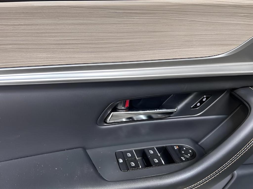 new 2025 Mazda CX-90 car, priced at $48,594