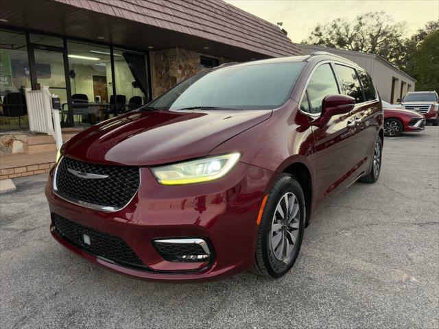 used 2021 Chrysler Pacifica car, priced at $16,998