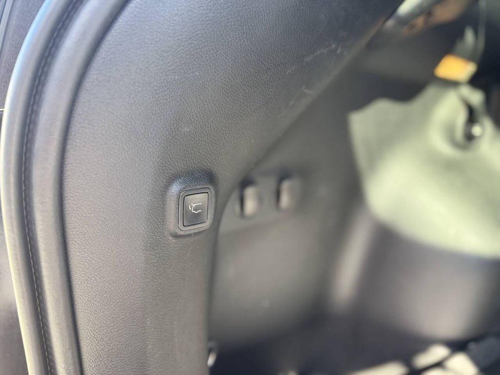 used 2019 Jeep Cherokee car, priced at $13,998