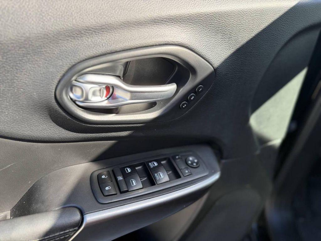 used 2019 Jeep Cherokee car, priced at $13,998