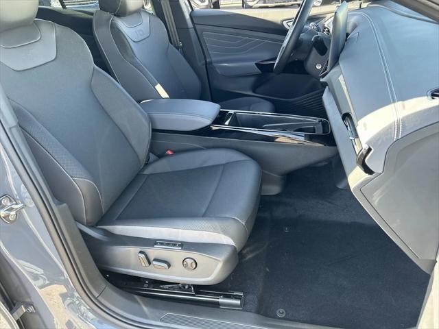 new 2025 Volkswagen ID.4 car, priced at $44,576