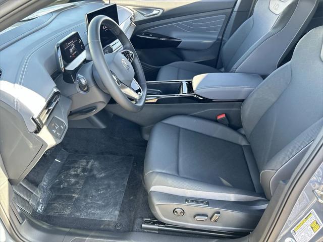 new 2025 Volkswagen ID.4 car, priced at $44,576