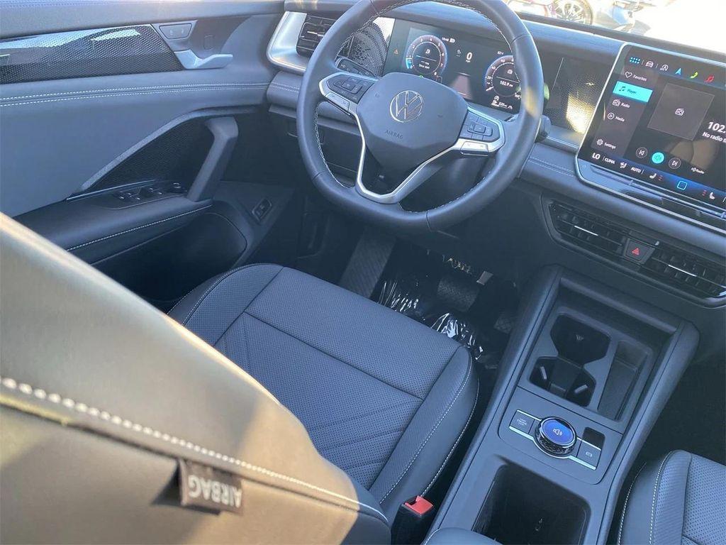 new 2025 Volkswagen Tiguan car, priced at $33,193