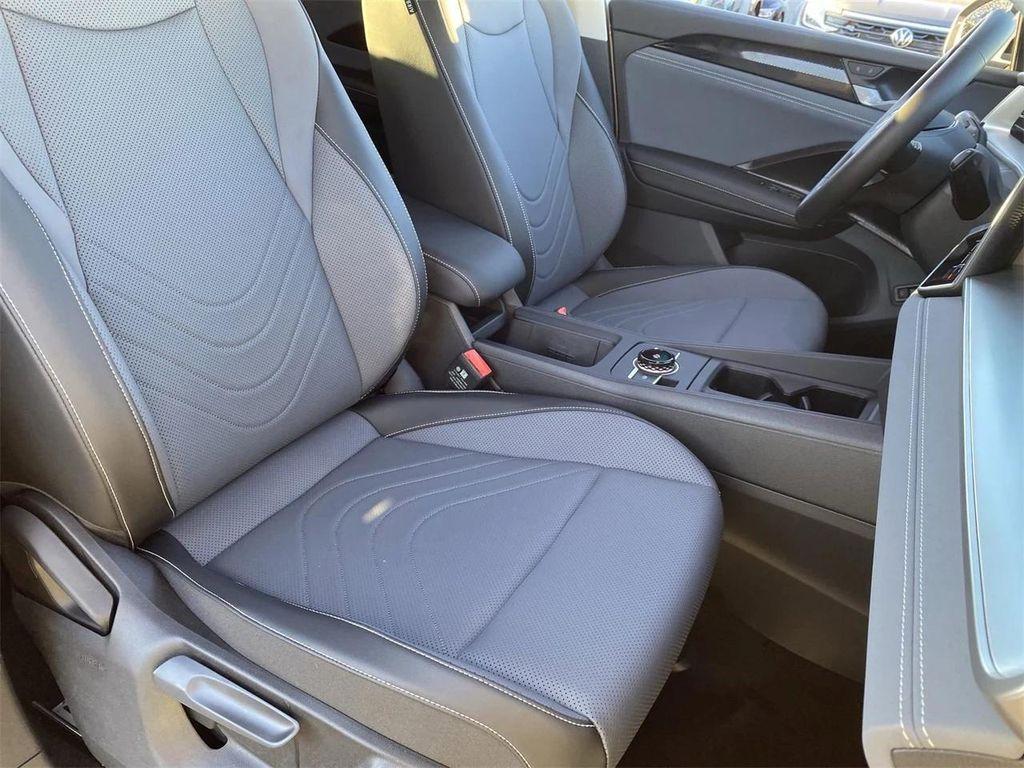new 2025 Volkswagen Tiguan car, priced at $33,193