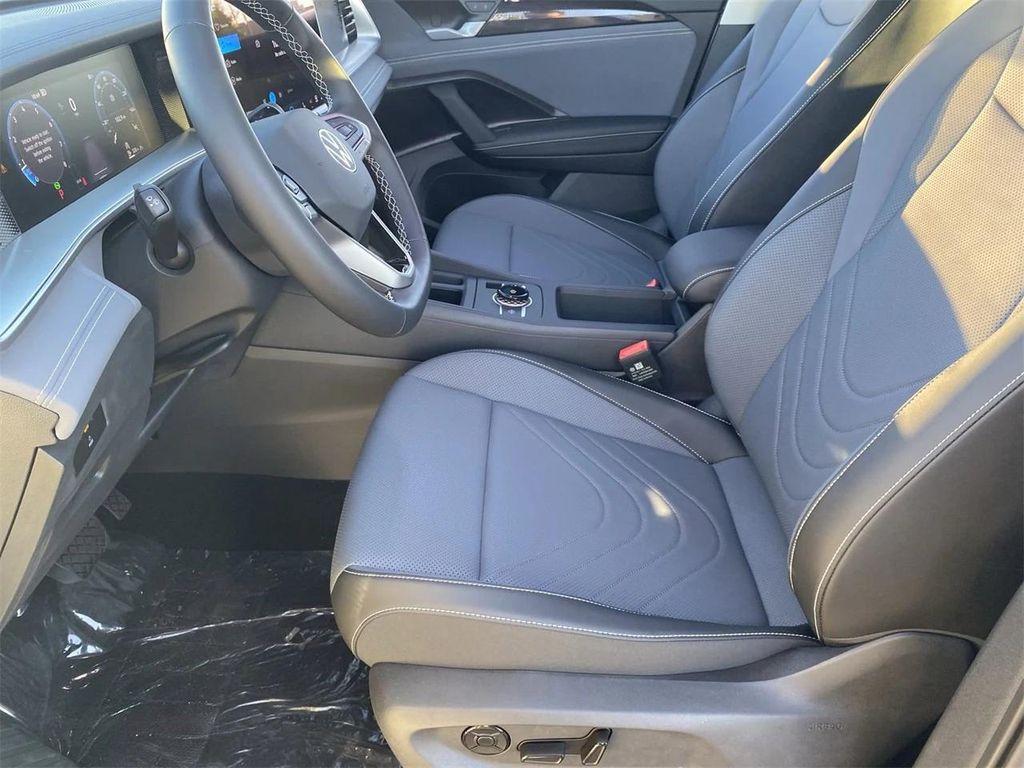 new 2025 Volkswagen Tiguan car, priced at $33,193