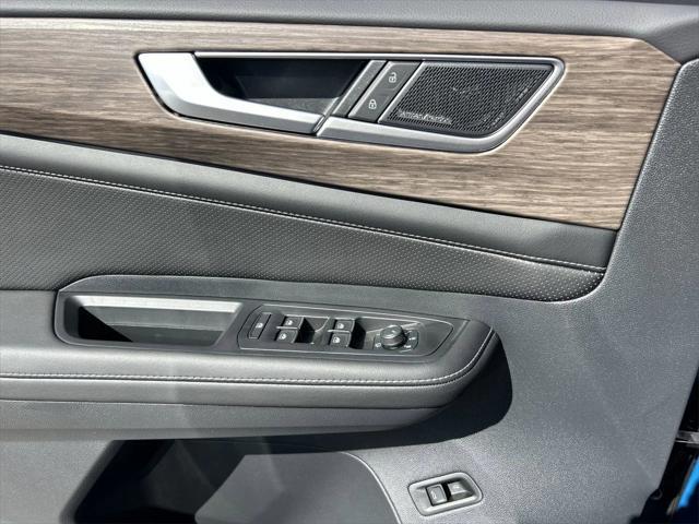 new 2025 Volkswagen Atlas car, priced at $53,439