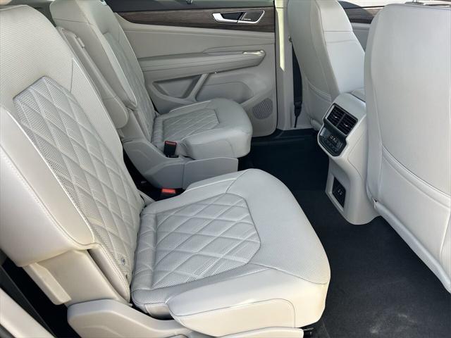 new 2025 Volkswagen Atlas car, priced at $52,439