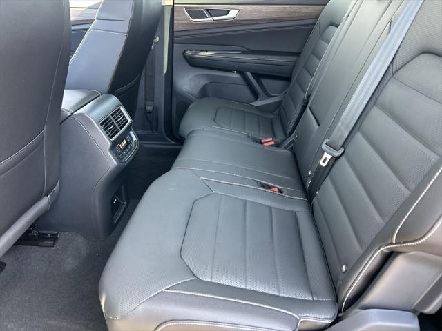 new 2025 Volkswagen Atlas car, priced at $46,334