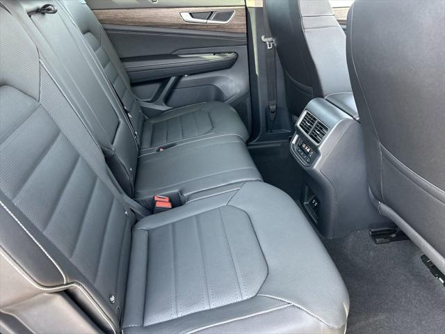 new 2025 Volkswagen Atlas car, priced at $46,334