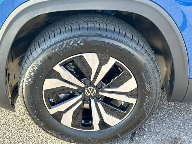 new 2025 Volkswagen Atlas Cross Sport car, priced at $33,911