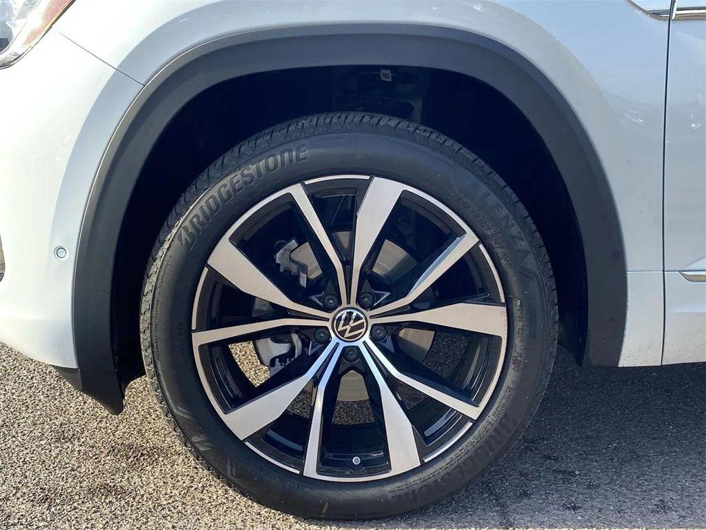 new 2025 Volkswagen Atlas car, priced at $50,735