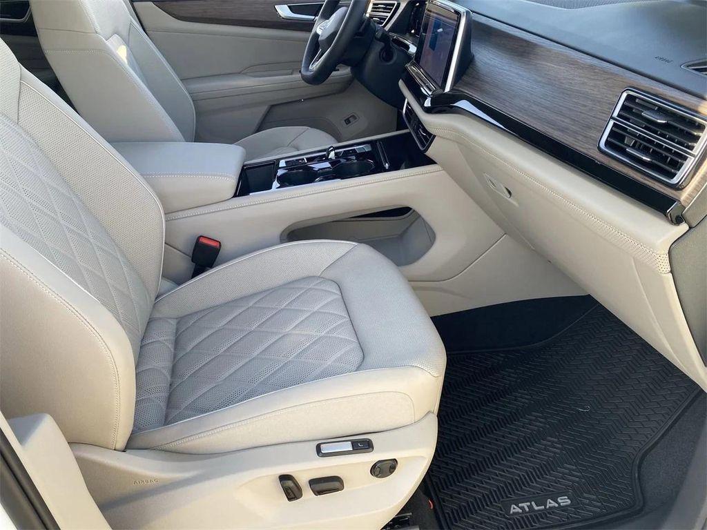 new 2025 Volkswagen Atlas car, priced at $50,735