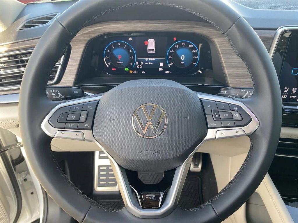 new 2025 Volkswagen Atlas car, priced at $50,735