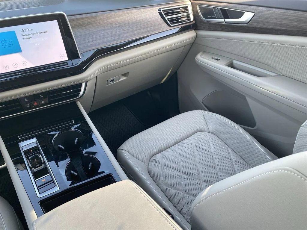 new 2025 Volkswagen Atlas car, priced at $50,735