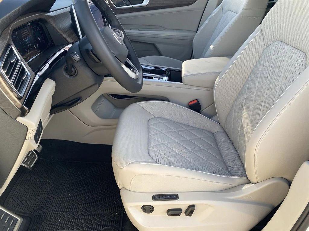 new 2025 Volkswagen Atlas car, priced at $50,735