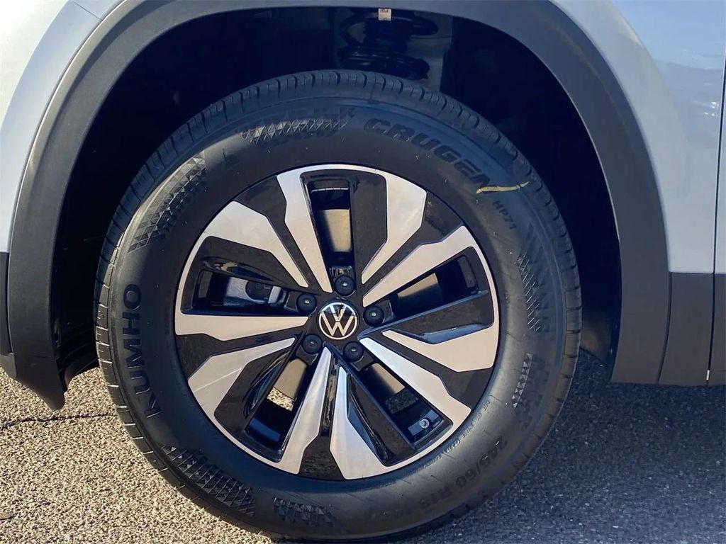new 2026 Volkswagen Atlas car, priced at $40,822