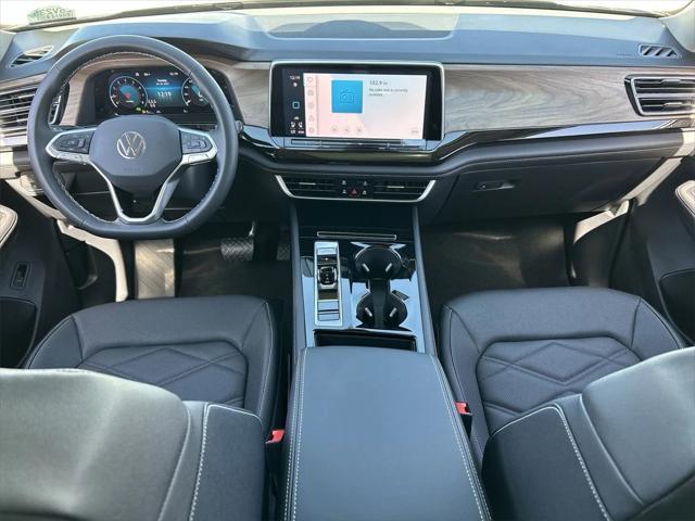 new 2025 Volkswagen Atlas car, priced at $39,796