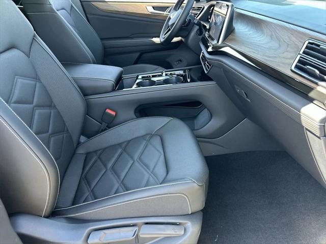 new 2025 Volkswagen Atlas car, priced at $39,796