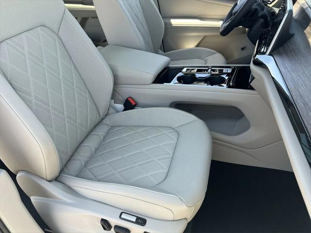 new 2025 Volkswagen Atlas car, priced at $53,894
